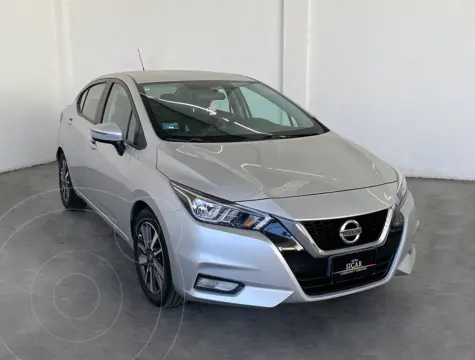 Nissan Versa Advance usado (2020) color plateado financiado en mensualidades(enganche $69,606 mensualidades desde $5,367)