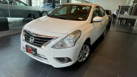 Nissan Versa Sense usado (2016) color Blanco precio $175,000