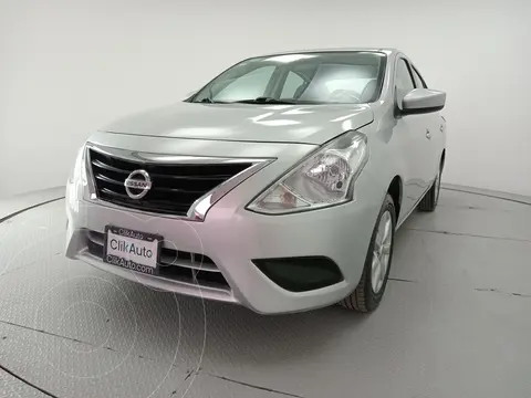 Nissan Versa Sense Aut usado (2019) color plateado precio $229,000