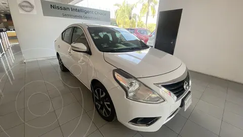 Nissan Versa Exclusive NAVI Aut usado (2018) color Blanco precio $270,000