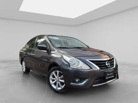 Nissan Versa Advance usado (2017) color Gris precio $175,000