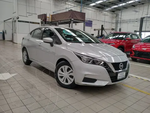 Nissan Versa Sense Aut usado (2021) color plateado precio $269,000