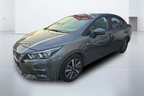 Nissan Versa Advance usado (2021) color Gris precio $280,000