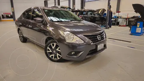 Nissan Versa Advance Aut usado (2019) color Gris precio $210,000