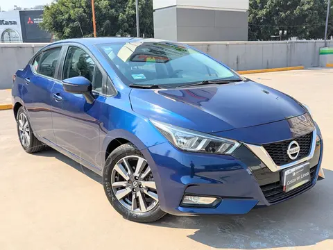 Nissan Versa Advance usado (2020) color Azul financiado en mensualidades(enganche $96,056 mensualidades desde $4,127)