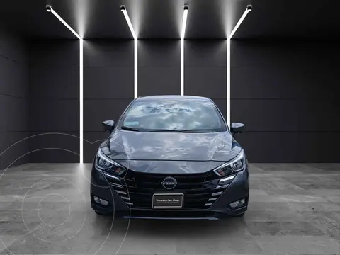 Nissan Versa Advance usado (2024) color Gris financiado en mensualidades(enganche $68,544 mensualidades desde $7,813)