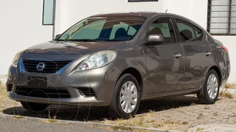 Nissan Versa Sense Aut usado (2012) color Gris precio $115,000