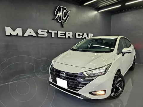 Nissan Versa Exclusive Aut usado (2025) color Blanco precio $384,000
