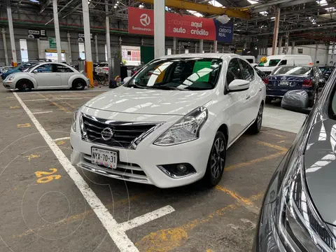 Nissan Versa Exclusive NAVI Aut usado (2016) color Blanco financiado en mensualidades(enganche $38,250 mensualidades desde $4,900)