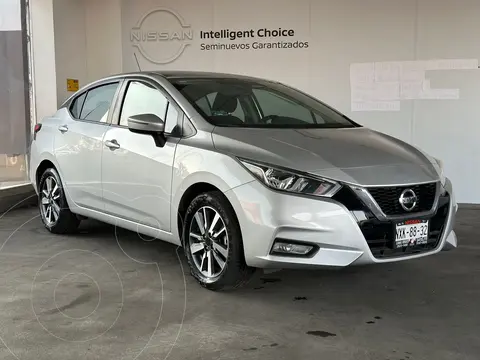 Nissan Versa Advance usado (2021) color plateado precio $285,500