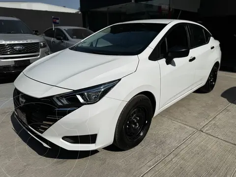 Nissan Versa Sense Aut usado (2024) color Blanco financiado en mensualidades(enganche $81,478 mensualidades desde $6,231)