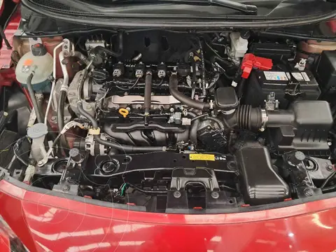 Nissan Versa Advance Aut usado (2021) color Rojo precio $253,000