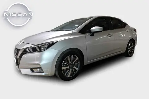 Nissan Versa Advance usado (2022) color Plata precio $289,000