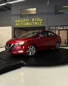 Nissan Versa Advance usado (2020) color Rojo Cobrizo precio $239,000