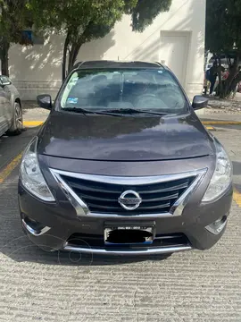 Nissan Versa Advance usado (2018) color Gris precio $180,000