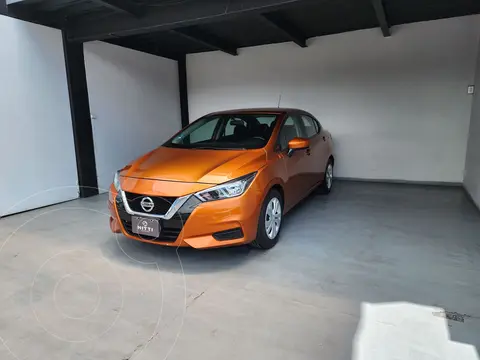 Nissan Versa Sense Aut usado (2020) color naranja claro precio $239,000