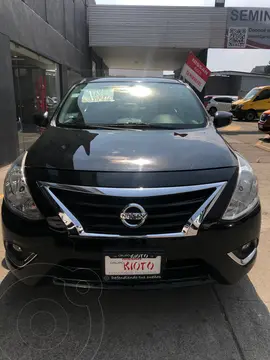 Nissan Versa Advance usado (2019) color Negro financiado en mensualidades(enganche $48,600)