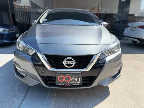 Nissan Versa 2020 usado (2020) color NISGROXGRIS OXFORD precio $294,000