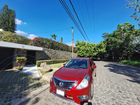 Nissan Versa Advance Aut usado (2018) color Rojo precio $210,000