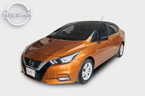 Nissan Versa Sense Aut usado (2022) color Naranja precio $270,000