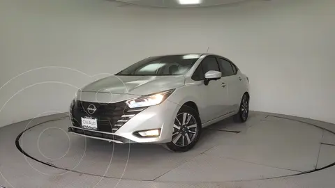 foto Nissan Versa Sense Aut usado (2023) color Plata precio $319,900
