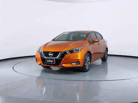 Nissan Versa Advance usado (2021) color Naranja precio $322,999