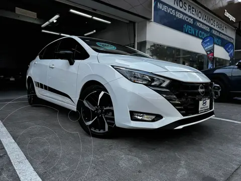 Nissan Versa SR usado (2023) color Blanco precio $310,000