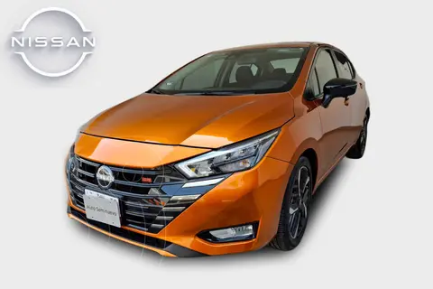 Nissan Versa SR usado (2024) color Naranja precio $349,000