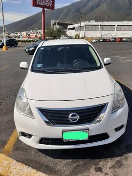 Nissan Versa Advance Aut usado (2013) color Blanco precio $125,000
