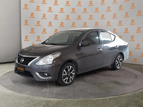 Nissan Versa Advance usado (2019) color Gris financiado en mensualidades(enganche $50,600 mensualidades desde $5,707)