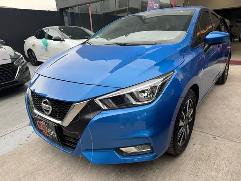 Nissan Versa Advance usado (2022) color Azul precio $300,000