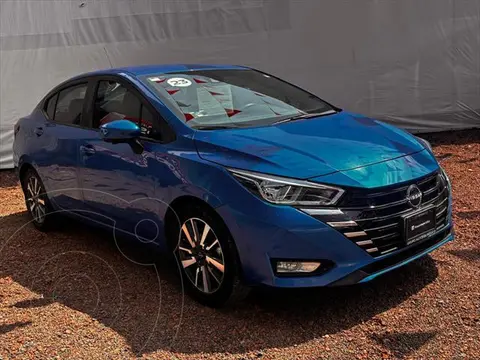Nissan Versa Advance usado (2023) color Azul precio $279,900