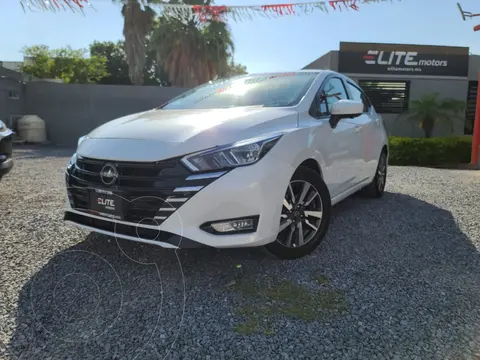 Nissan Versa Advance usado (2024) color Blanco precio $329,900