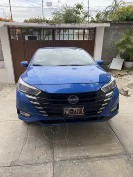 Nissan Versa Advance usado (2024) color Azul precio $300,000