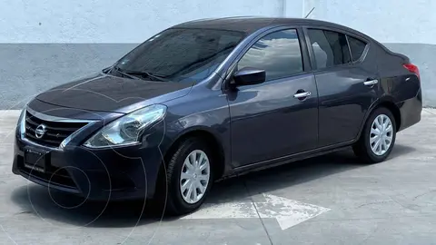 foto Nissan Versa Sense usado (2018) color Gris precio $229,000
