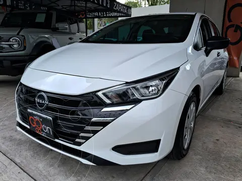 Nissan Versa Sense usado (2023) color Blanco financiado en mensualidades(enganche $77,662 mensualidades desde $5,939)