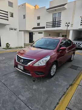 Nissan Versa Sense Aut usado (2018) color Rojo precio $186,000