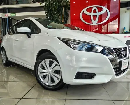 Nissan Versa Sense Aut usado (2021) color Blanco financiado en mensualidades(enganche $91,542 mensualidades desde $3,933)