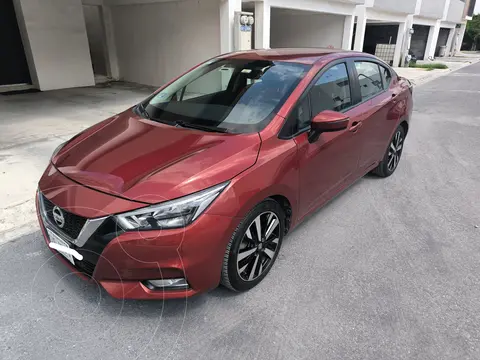 Nissan Versa Exclusive Aut usado (2021) color Rojo precio $275,000
