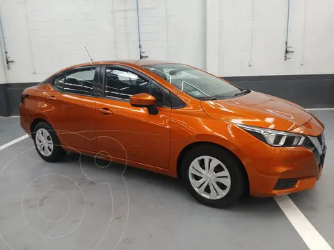Nissan Versa Sense usado (2020) color Naranja precio $208,000