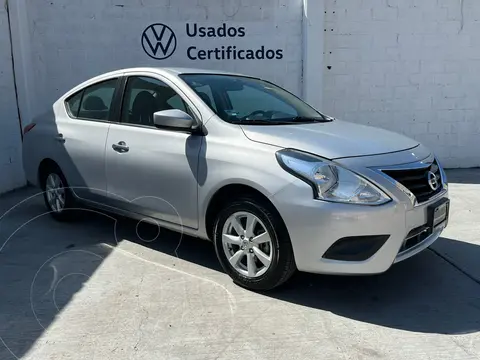 foto Nissan Versa Sense Aut usado (2019) color plateado precio $214,900