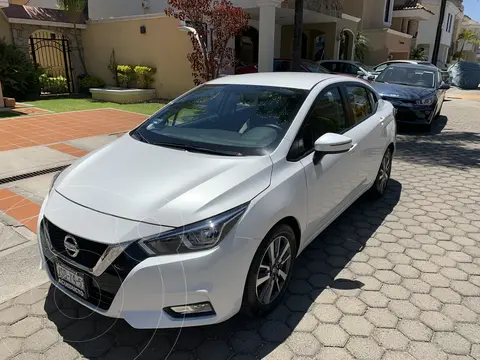 Nissan Versa Advance Aut usado (2020) color Blanco precio $300,000