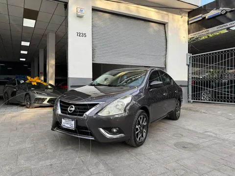 Nissan Versa Advance usado (2019) color Gris precio $189,900