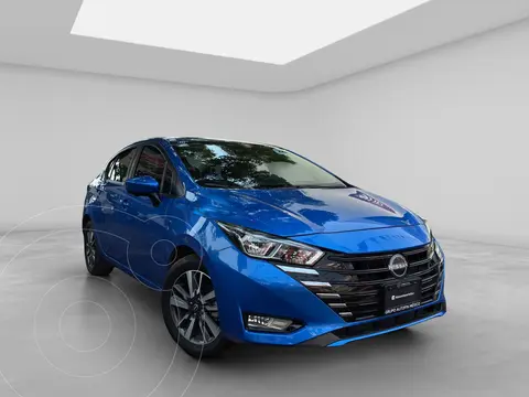 Nissan Versa Advance Aut usado (2024) color Azul precio $310,000