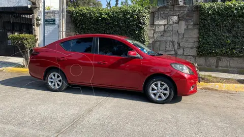 Nissan Versa Sense Aut usado (2012) color Rojo precio $122,000