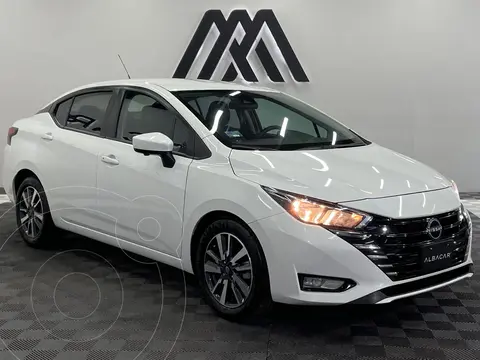 Nissan Versa Advance usado (2023) color Blanco precio $289,999