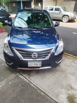 Nissan Versa Exclusive NAVI Aut usado (2018) color Azul precio $190,000