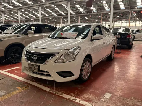 Nissan Versa Sense Aut usado (2016) color Blanco financiado en mensualidades(enganche $45,000 mensualidades desde $5,250)