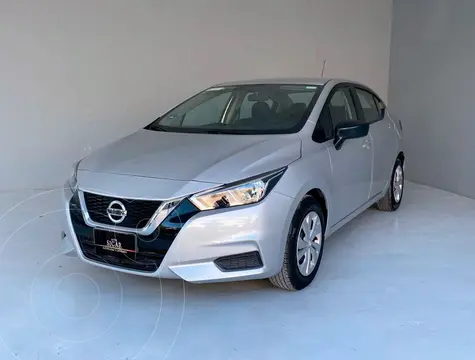 Nissan Versa Sense Aut usado (2022) color plateado precio $249,000