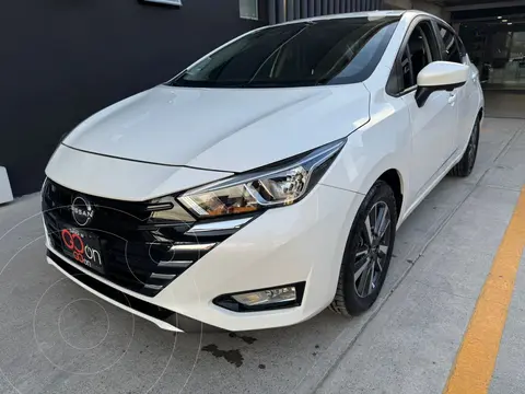 Nissan Versa Advance usado (2024) color Blanco financiado en mensualidades(enganche $91,288 mensualidades desde $6,981)